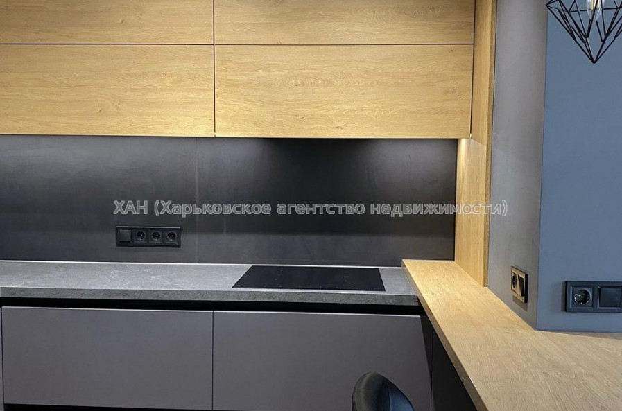 Продам квартиру, Ньютона ул. , 1 кім., 48.60 м², авторский дизайн 