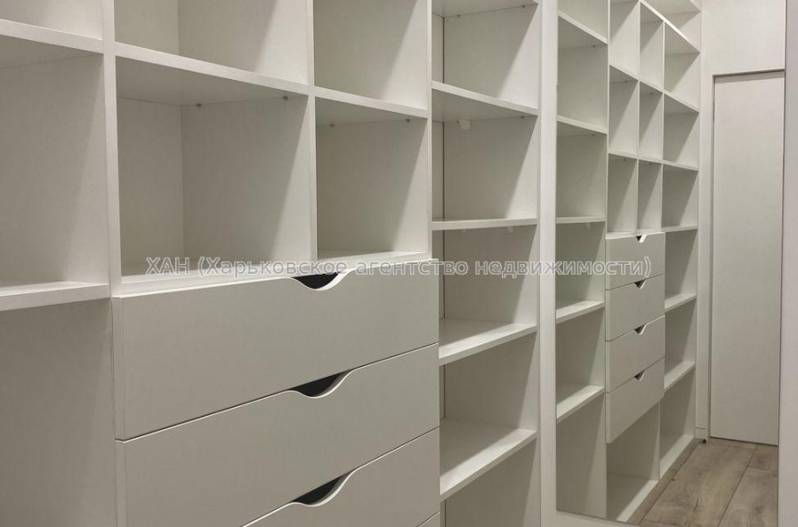Продам квартиру, Ньютона ул. , 1 кім., 48.60 м², авторский дизайн 