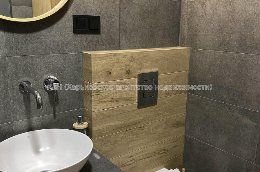 Продам квартиру, Ньютона ул. , 1 кім., 48.60 м², авторский дизайн 