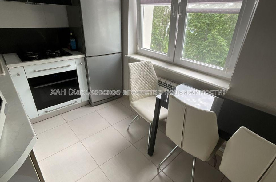 Продам квартиру, Победы просп. , 2 кім., 46 м², евроремонт 
