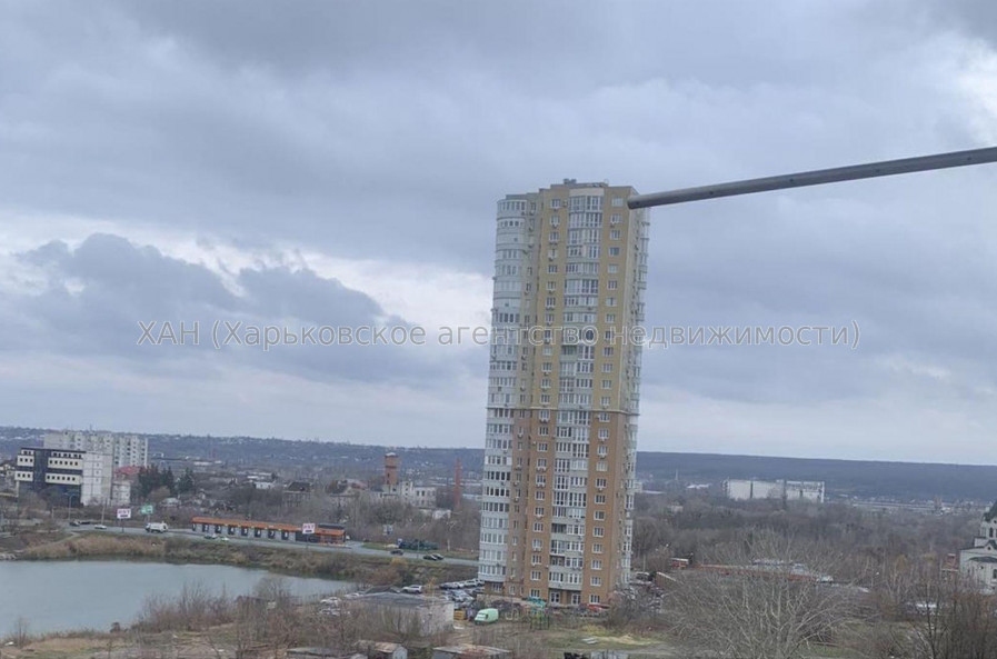 Продам квартиру, Алексеевская ул. , 1 кім., 36.50 м², косметический ремонт 