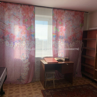 Продам квартиру, Алексеевская ул. , 1 кім., 36.50 м², косметический ремонт 