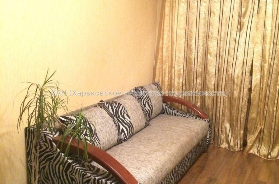 Продам квартиру, Василия Мельникова ул. , 1 кім., 32.50 м², капитальный ремонт 