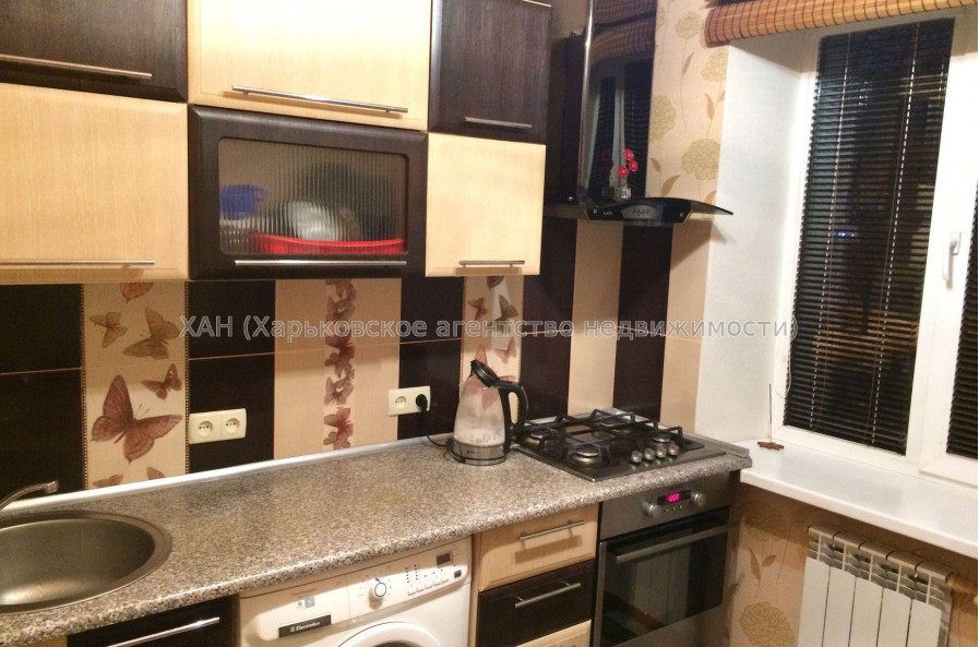 Продам квартиру, Василия Мельникова ул. , 1 кім., 32.50 м², капитальный ремонт 