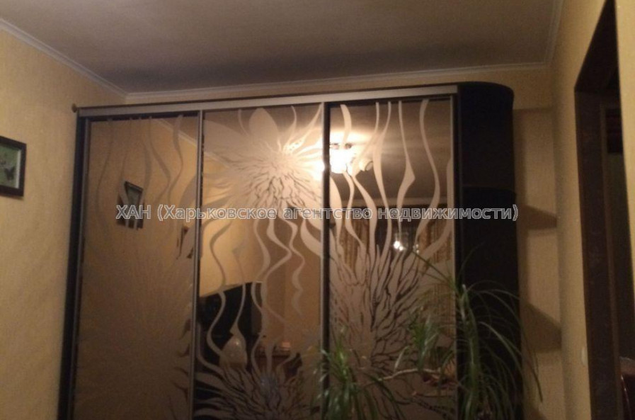 Продам квартиру, Василия Мельникова ул. , 1 кім., 32.50 м², капитальный ремонт 