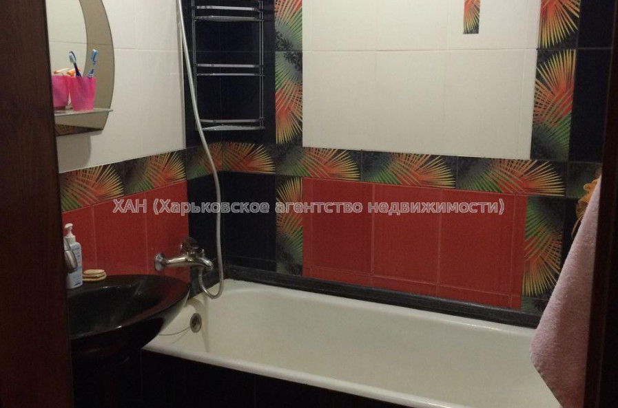 Продам квартиру, Василия Мельникова ул. , 1  ком., 32.50 м², капитальный ремонт 