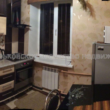 Продам квартиру, Василия Мельникова ул. , 1 кім., 32.50 м², капитальный ремонт 