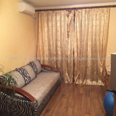 Продам квартиру, Василия Мельникова ул. , 1 кім., 32.50 м², капитальный ремонт 