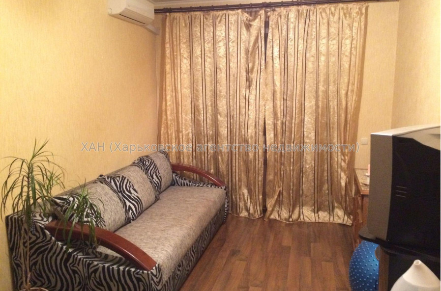 Продам квартиру, Василия Мельникова ул. , 1 кім., 32.50 м², капитальный ремонт 