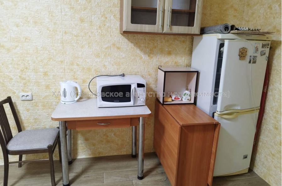 Продам квартиру, Гвардейцев Широнинцев ул. , 1  ком., 23 м², капитальный ремонт 