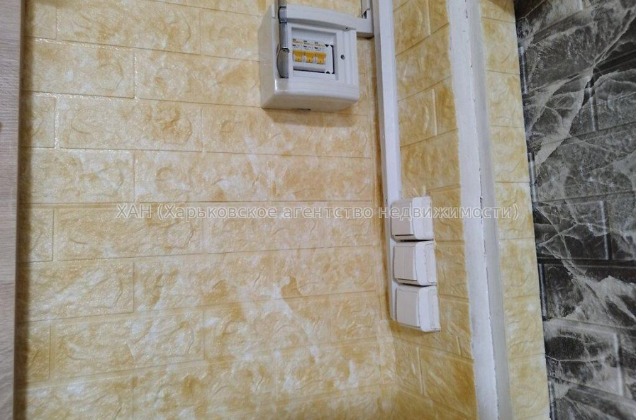 Продам квартиру, Гвардейцев Широнинцев ул. , 1 кім., 23 м², капитальный ремонт 