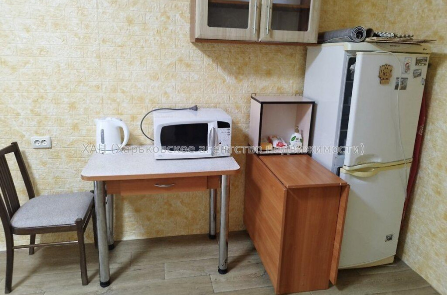 Продам квартиру, Гвардейцев Широнинцев ул. , 1 кім., 23 м², капитальный ремонт 