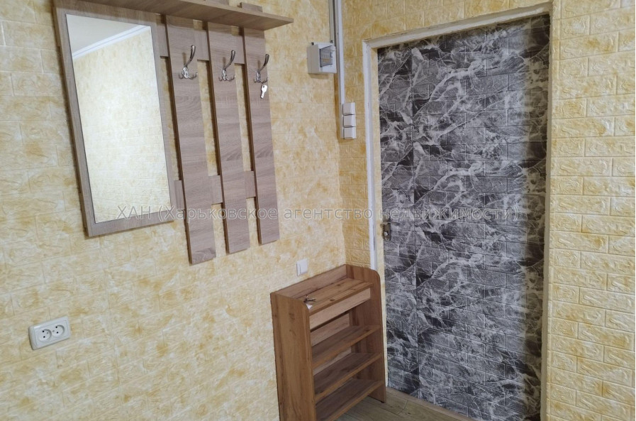 Продам квартиру, Гвардейцев Широнинцев ул. , 1  ком., 23 м², капитальный ремонт 