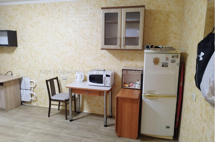 Продам квартиру, Гвардейцев Широнинцев ул. , 1  ком., 23 м², капитальный ремонт 