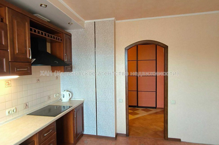 Продам квартиру, Подлесная ул. , 3 кім., 90.20 м², евроремонт 