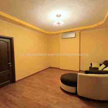 Продам квартиру, Подлесная ул. , 3 кім., 90.20 м², евроремонт 