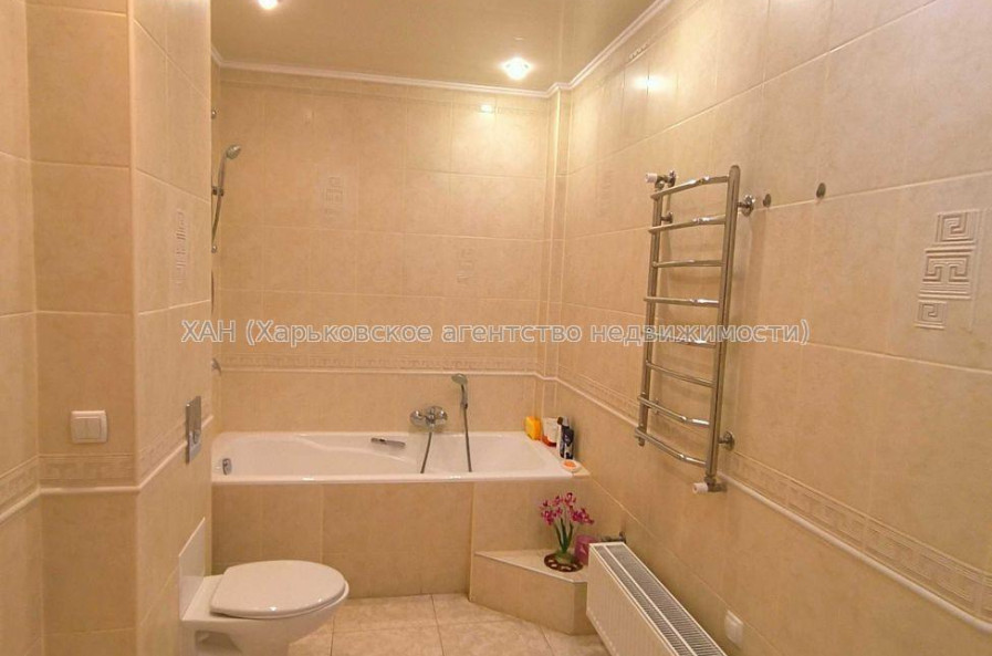 Продам квартиру, Подлесная ул. , 3 кім., 90.20 м², евроремонт 