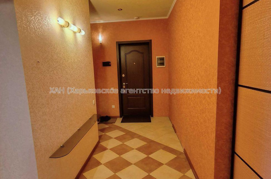 Продам квартиру, Подлесная ул. , 3 кім., 90.20 м², евроремонт 