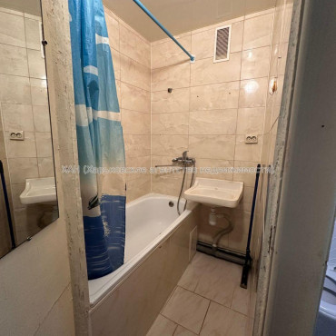 Продам квартиру, Непокоренных ул. , 2  ком., 46 м², косметический ремонт 