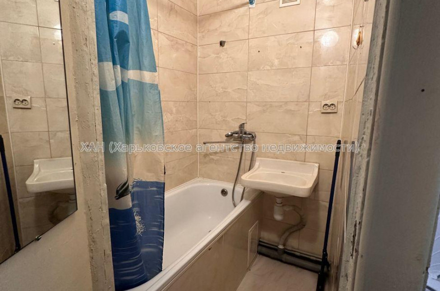 Продам квартиру, Непокоренных ул. , 2 кім., 46 м², косметический ремонт 