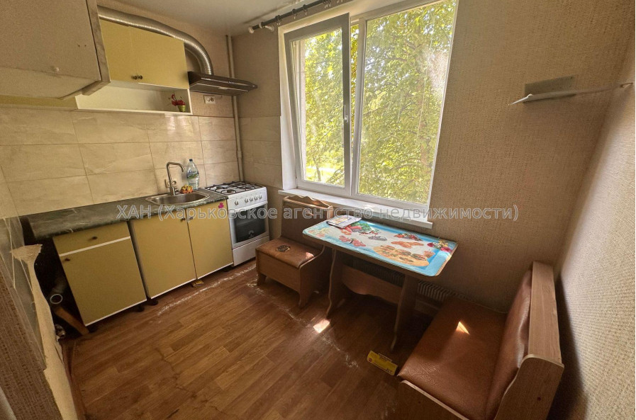 Продам квартиру, Непокоренных ул. , 2 кім., 46 м², косметический ремонт 