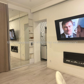 Продам квартиру, Новоалександровская ул. , 3  ком., 60 м², авторский дизайн