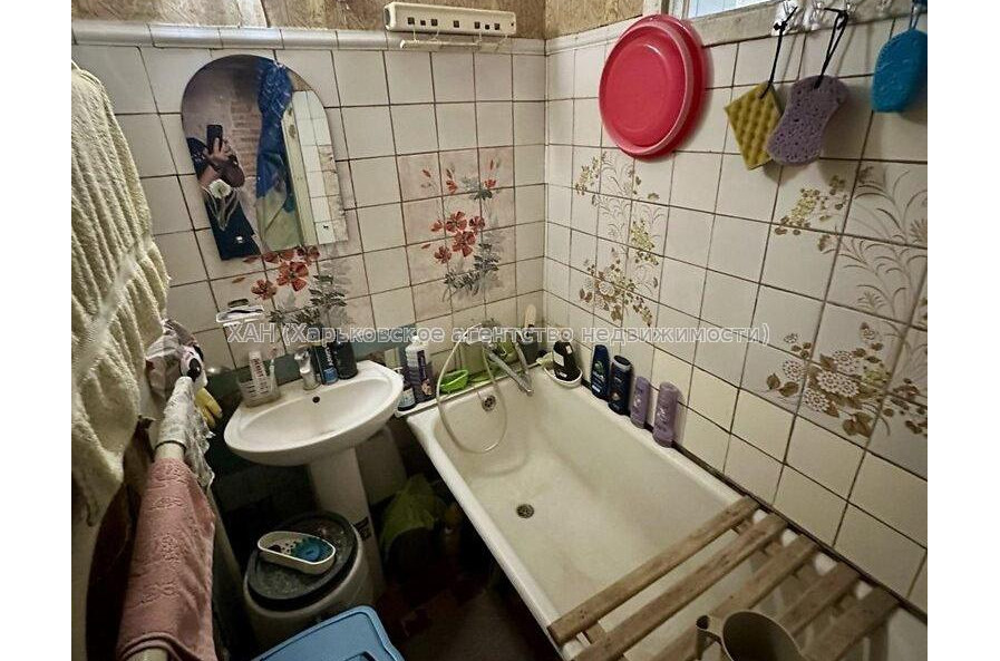 Продам квартиру, Каденюка ул. , 2  ком., 45.60 м², косметический ремонт 