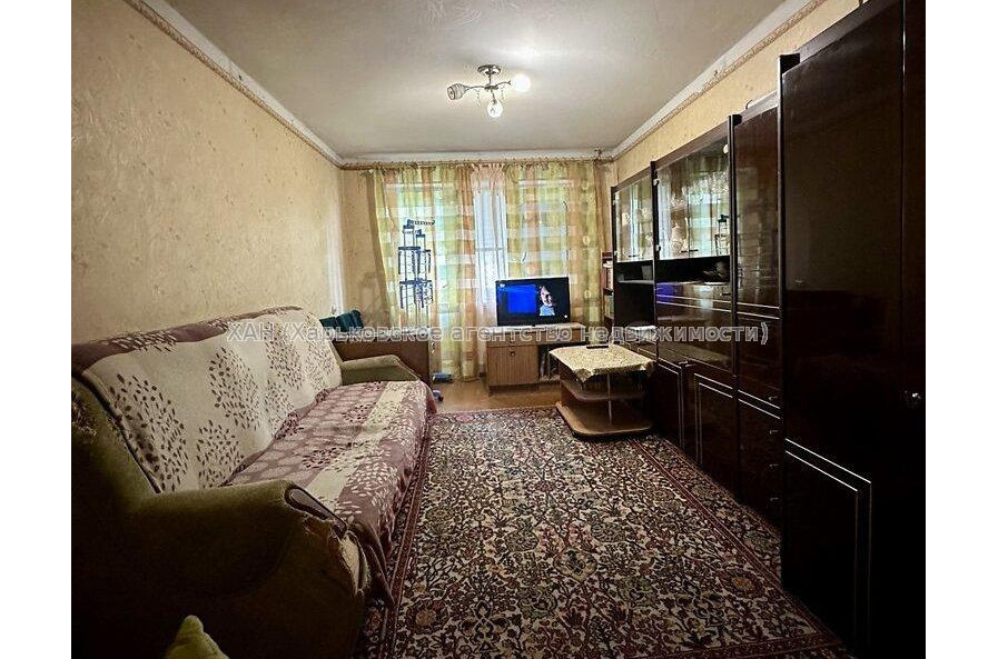 Продам квартиру, Каденюка ул. , 2  ком., 45.60 м², косметический ремонт 