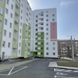 Продам квартиру, Мира ул. , 3  ком., 80.10 м², без внутренних работ