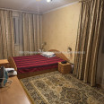Продам квартиру, Валентиновская ул. , 3 кім., 72 м², частичный ремонт 