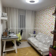 Продам квартиру, Валентиновская ул. , 3 кім., 72 м², частичный ремонт 