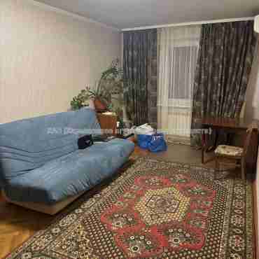 Продам квартиру, Валентиновская ул. , 3  ком., 72 м², частичный ремонт 