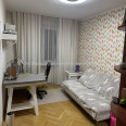Продам квартиру, Валентиновская ул. , 3 кім., 72 м², частичный ремонт 
