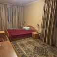 Продам квартиру, Валентиновская ул. , 3 кім., 72 м², частичный ремонт 