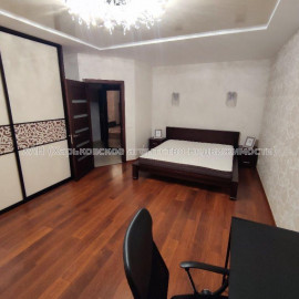 Продам квартиру, Залесская ул. , 2 кім., 60 м², евроремонт
