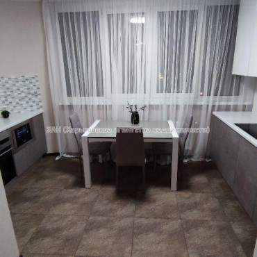 Продам квартиру, Залесская ул. , 2  ком., 60 м², евроремонт 