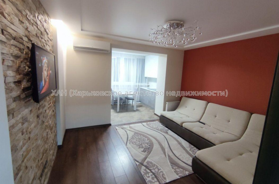 Продам квартиру, Залесская ул. , 2 кім., 60 м², евроремонт 