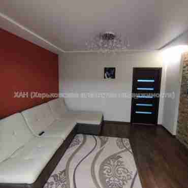Продам квартиру, Залесская ул. , 2 кім., 60 м², евроремонт 
