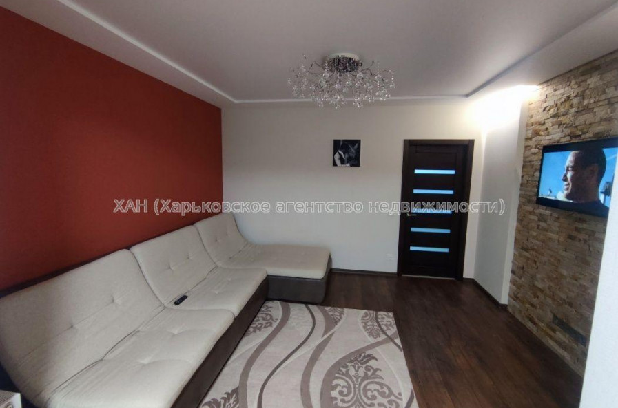 Продам квартиру, Залесская ул. , 2 кім., 60 м², евроремонт 