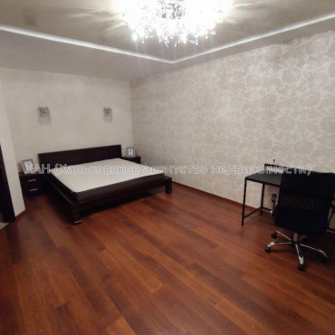 Продам квартиру, Залесская ул. , 2  ком., 60 м², евроремонт 