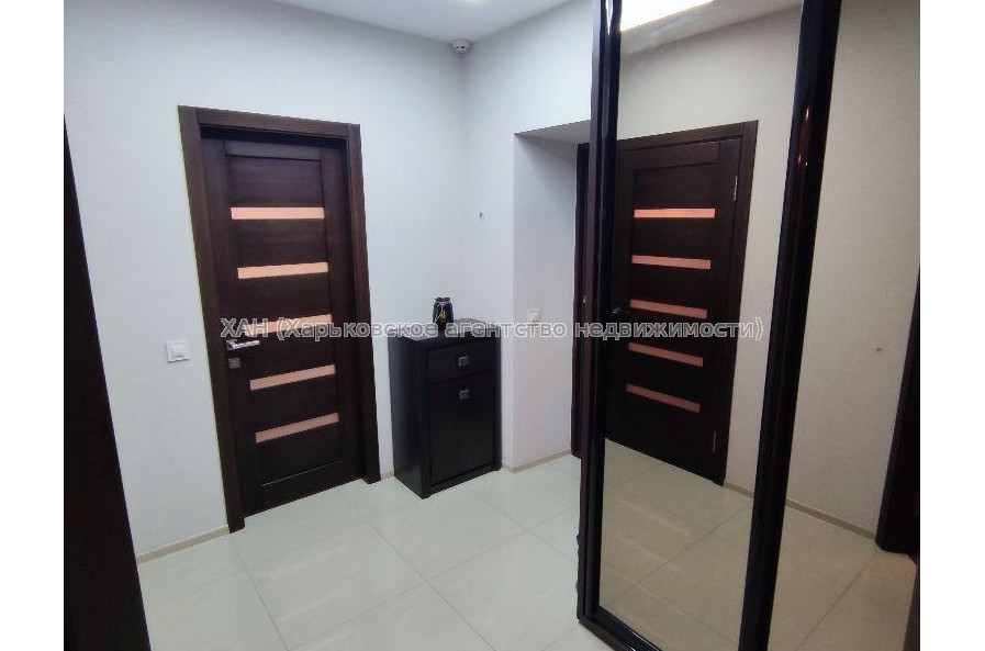 Продам квартиру, Залесская ул. , 2 кім., 60 м², евроремонт 