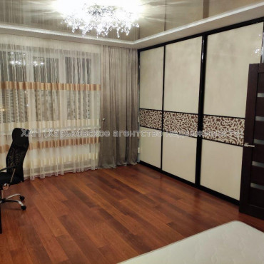 Продам квартиру, Залесская ул. , 2  ком., 60 м², евроремонт 