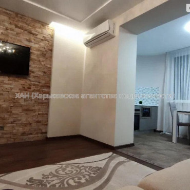 Продам квартиру, Залесская ул. , 2 кім., 60 м², евроремонт 