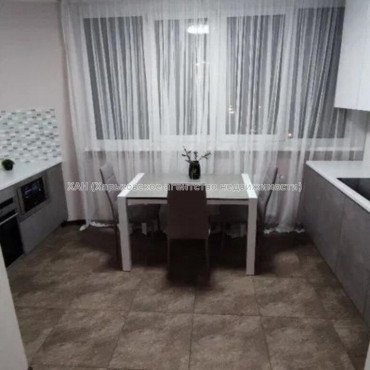 Продам квартиру, Залесская ул. , 2 кім., 60 м², евроремонт 