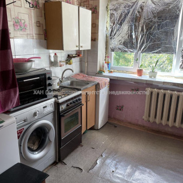 Продам квартиру, 23 Августа ул. , 1  ком., 14.30 м², косметический ремонт 