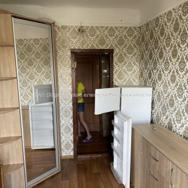 Продам квартиру, 23 Августа ул. , 1  ком., 14.30 м², косметический ремонт 