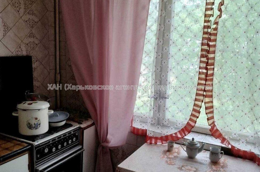 Продам квартиру, Непокоренных ул. , 3  ком., 66 м², советский ремонт 