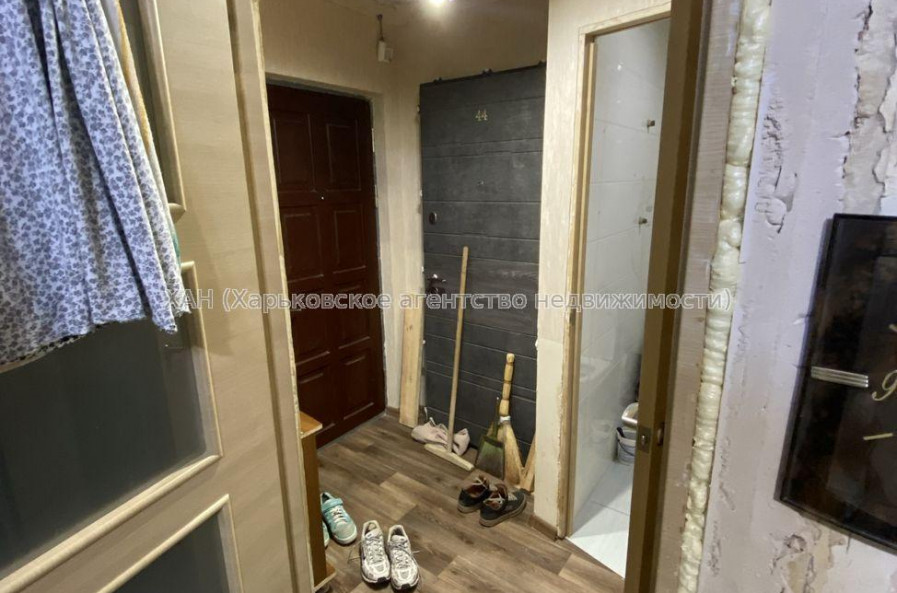 Продам квартиру, Харьковских Дивизий ул. , 1  ком., 29.70 м², частичный ремонт 