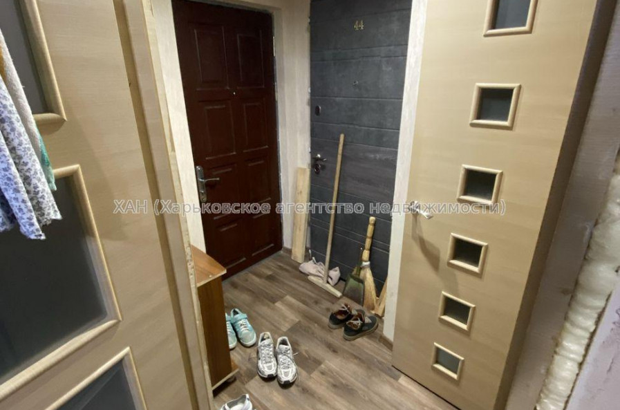 Продам квартиру, Харьковских Дивизий ул. , 1  ком., 29.70 м², частичный ремонт 