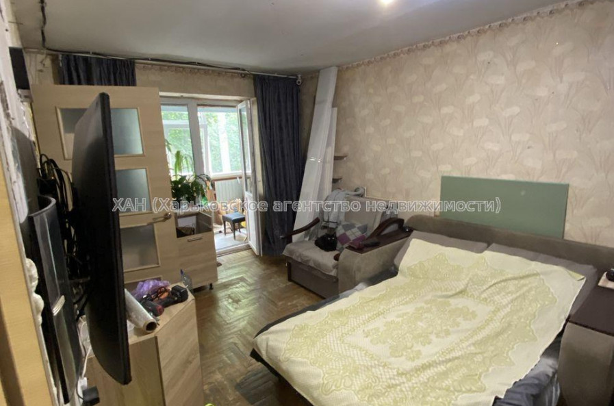 Продам квартиру, Харьковских Дивизий ул. , 1  ком., 29.70 м², частичный ремонт 
